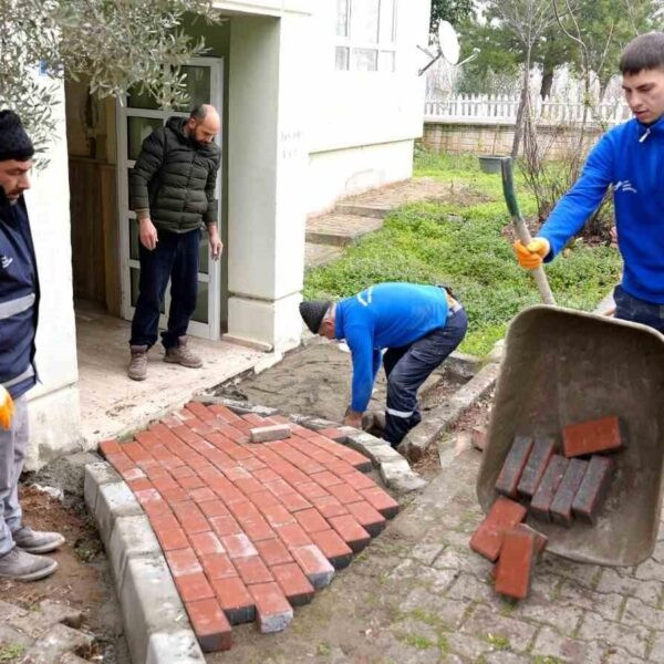 Başiskele Belediyesi tarafından yapılan engelli rampa-1