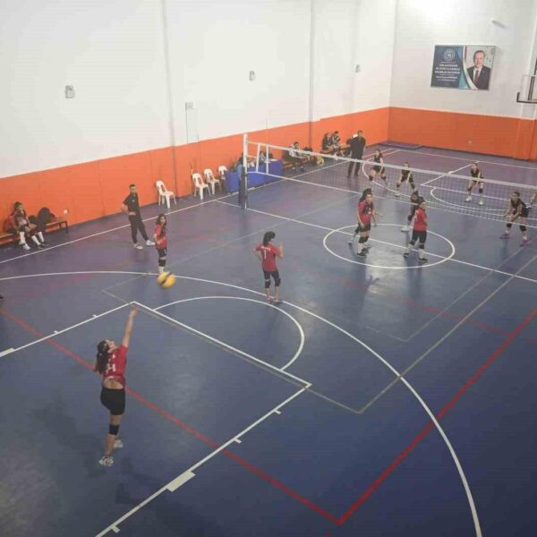 Battalgazi Belediyespor Yıldız Kızlar Voleybol Takımı-1