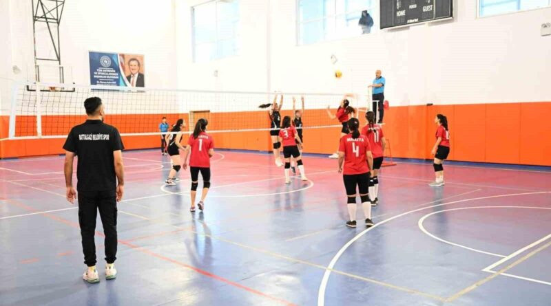 Battalgazi Belediyespor Yıldız Kızlar Voleybol Takımı Malatya'da Başarıya Ulaştı 1