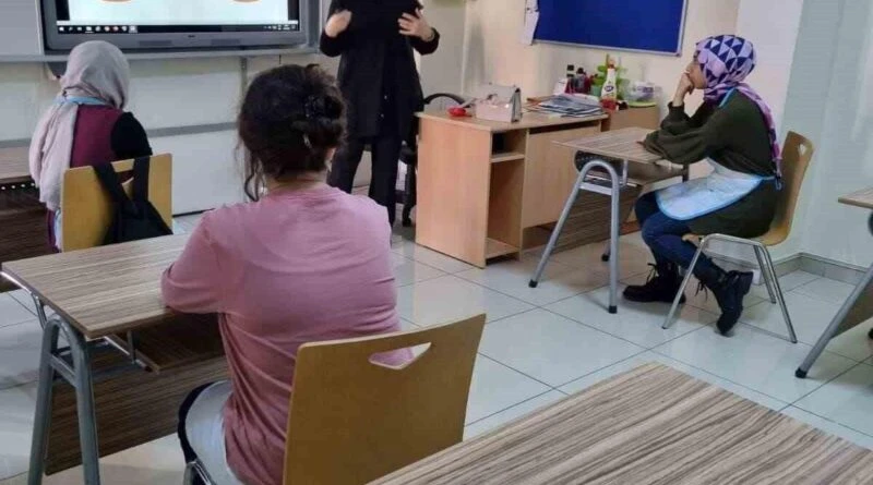 Bayburt Özel Eğitim Meslek Okulu Öğrencileri Sağlıklı Beslenme Eğitimi Aldı 1