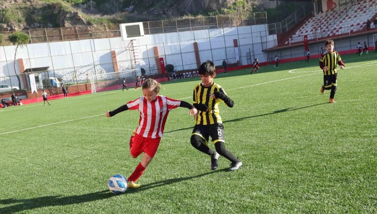 Bayraklı’da U-10 Cup Futbol Turnuvası Coşkuyla Devam Ediyor