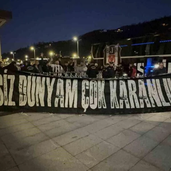 Beşiktaş kafilesi Sabiha Gökçen Havalimanı'nda-1