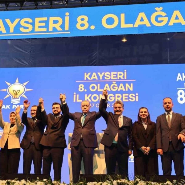 Bilal Özdoğan, AK Parti İl Başkanlığı 8. Olağan Kongresi'nde-1