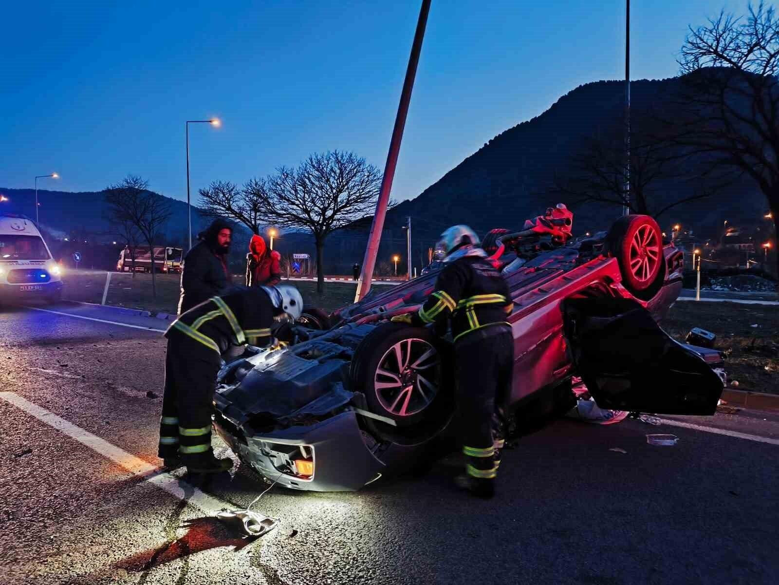 Bilecik’te Tırla Çarpışan Otomobil Takla Atarak Durdu, Sürücü Yaralandı