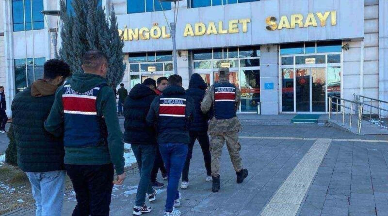 Bingöl'de Ev ve İş Yerinden Hırsızlıkla Yakalanan 4 Şüpheli Tutuklandı 1