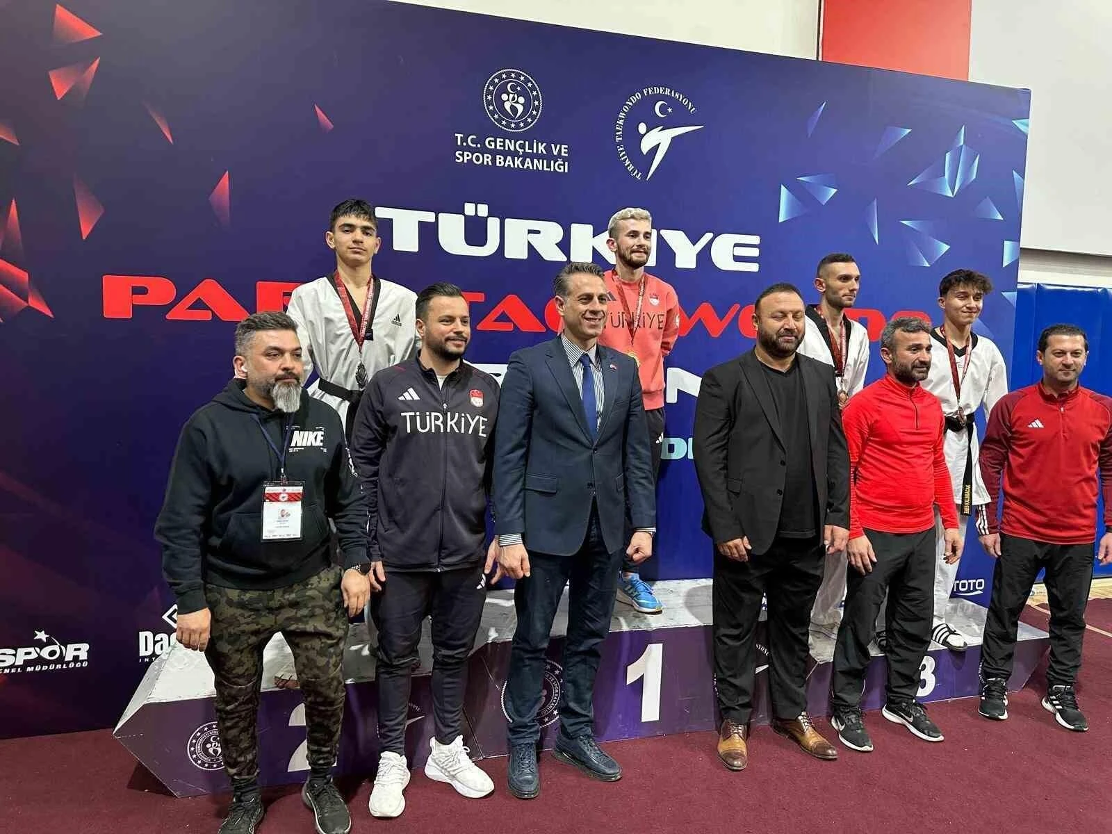 Bitlisli Sporcular Hamza Tarhan ve Nurcihan Ekinci Türkiye Para Tekvando Şampiyonasında İkinci Oldu