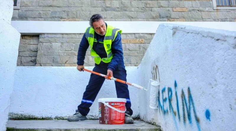 Bodrum Belediyesi, Görüntü Kirliliğini Temizlemek İçin Duvar Yazıları ve Çizimlerini Boyuyor 1