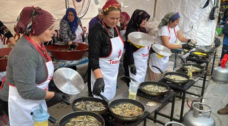 Bodrum'da 9. Hamsi Festivali Coşkuyla Kutlandı 1