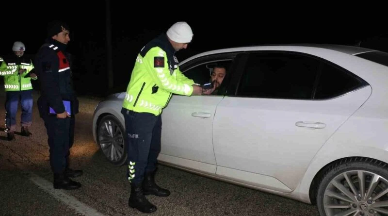 Bolu Jandarma Ekipleri Mudurnu-Abant Yolu'nda Trafik Denetimi Yaptı 1