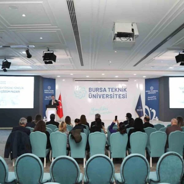 BTÜ Rektörü Prof. Dr. Naci Çağlar ve Bursa Teknopark Genel Müdürü Prof. Dr. Ayşe Bedeloğlu-1