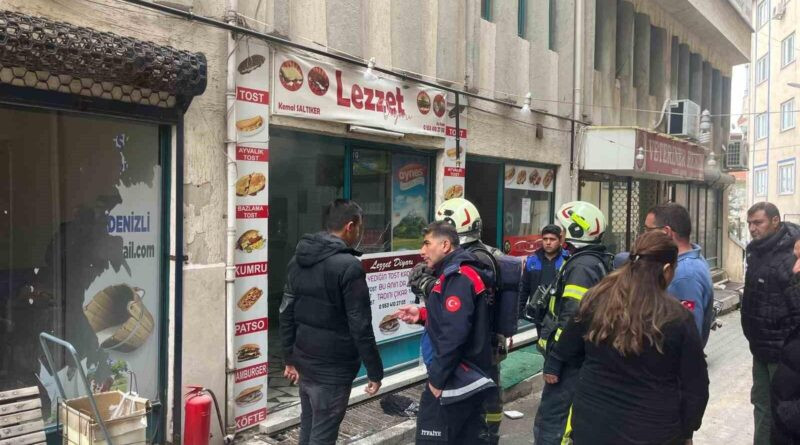 Buldan'da Tost Salonunda Fritöz Patlaması Sonucu Yangın 1