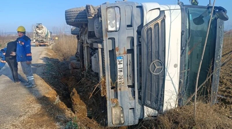 Bursa İnegöl'de Beton Mikseri Kazası: Sürücü Yaralandı 1