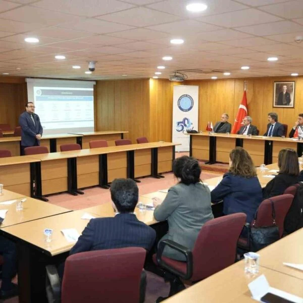 Bursa Uludağ Üniversitesi ve Ankara Üniversitesi Rektörleri-1