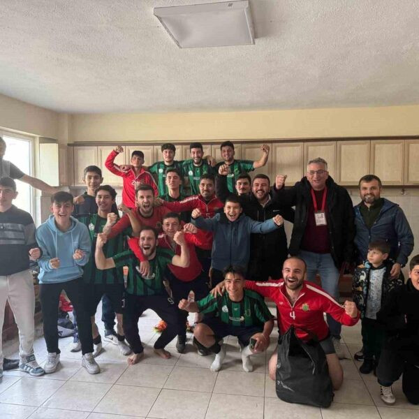 Çameli Belediyespor taraftarları-2