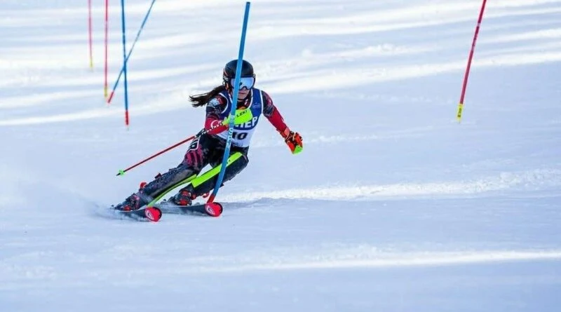 Ceren Reyhan Yıldırım, İtalya'da Alp Disiplini FIS Yarışmasında Bronz Madalya Kazandı 1