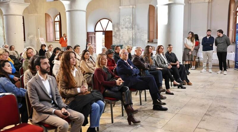 Çeşme'de Kadın Sağlığı ve Menopoz Semineri 1