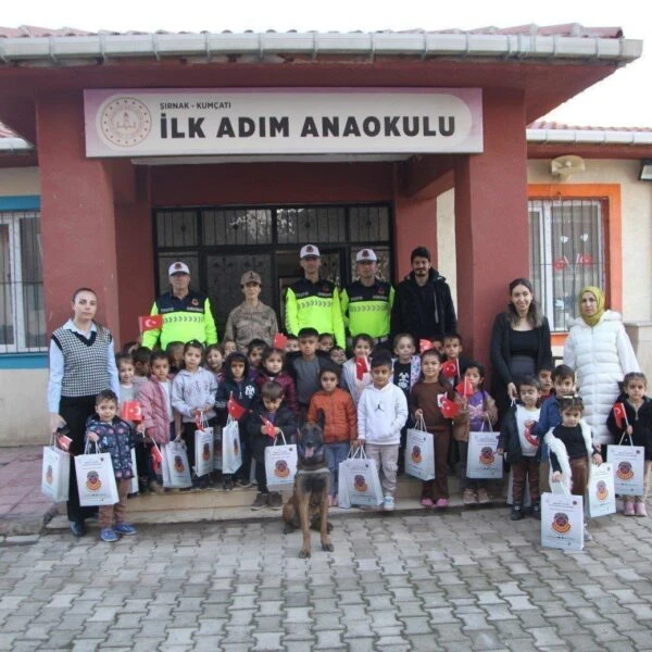 Çevik adındaki operasyon köpeğinin sergilediği gösteri-3