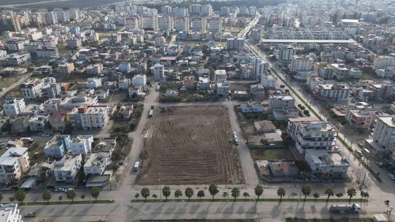 Ceyhan Belediye Başkanı Kadir Aydar, İstiklal Mahallesi’nde Üçüncü Kent Meydanını Kazandırıyor