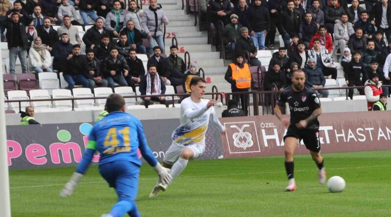 Çimentaş Elazığspor, Belediye Derincespor'u 1-0 Mağlup Etti 1