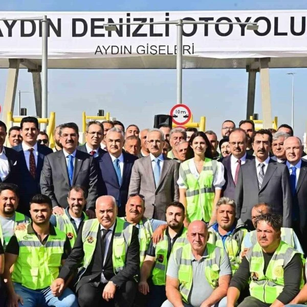 Cumhurbaşkanı Erdoğan'ın Aydın-Denizli Otoyolu açılışını gerçekleştirmesi.-1