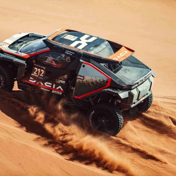 Dacia Sandriders aracı, Dakar Rallisi'nin zorlu parkurunda test ediliyor-2