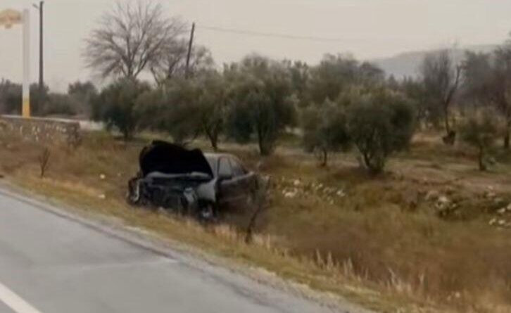 Denizli Buldan'da Kaza: İki Araç Hurdaya Dönüştü, Bir Kişi Yaralandı 1