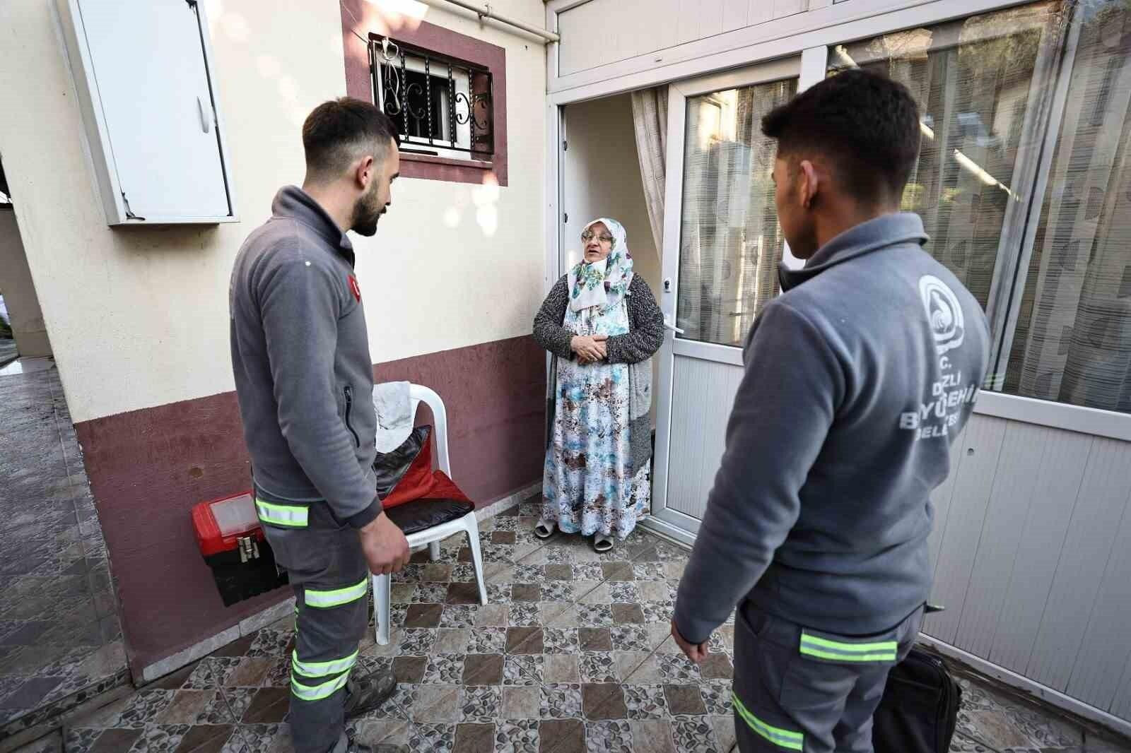 Denizli Büyükşehir Belediyesi, 65 Yaş Üstü Vatandaşlara Elektrik ve Su Arızaları Ücretsiz Tamirat Hizmeti Veriyor