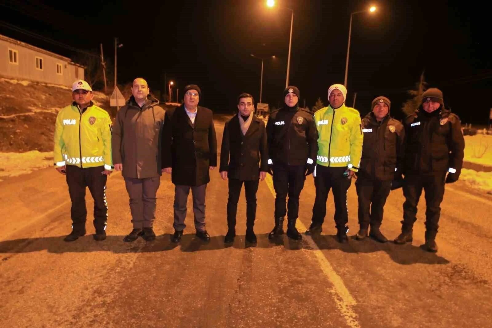 Denizli Çameli’nde Kaymakam ve Belediye Başkanı Kamu Çalışanlarını Ziyaret Etti