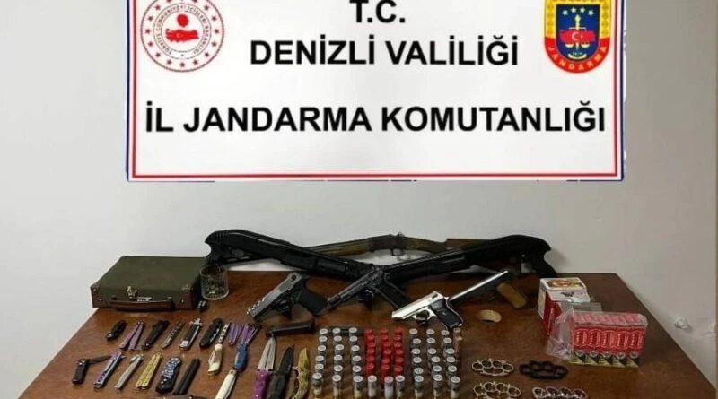 Denizli'de Jandarma Operasyonu: Silah ve Mühimmat Kaçakçılığı Ele Getirildi 1