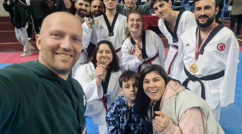 Denizli Taekwondo Sporcuları Türkiye Şampiyonasında Madalya Kazandı 1