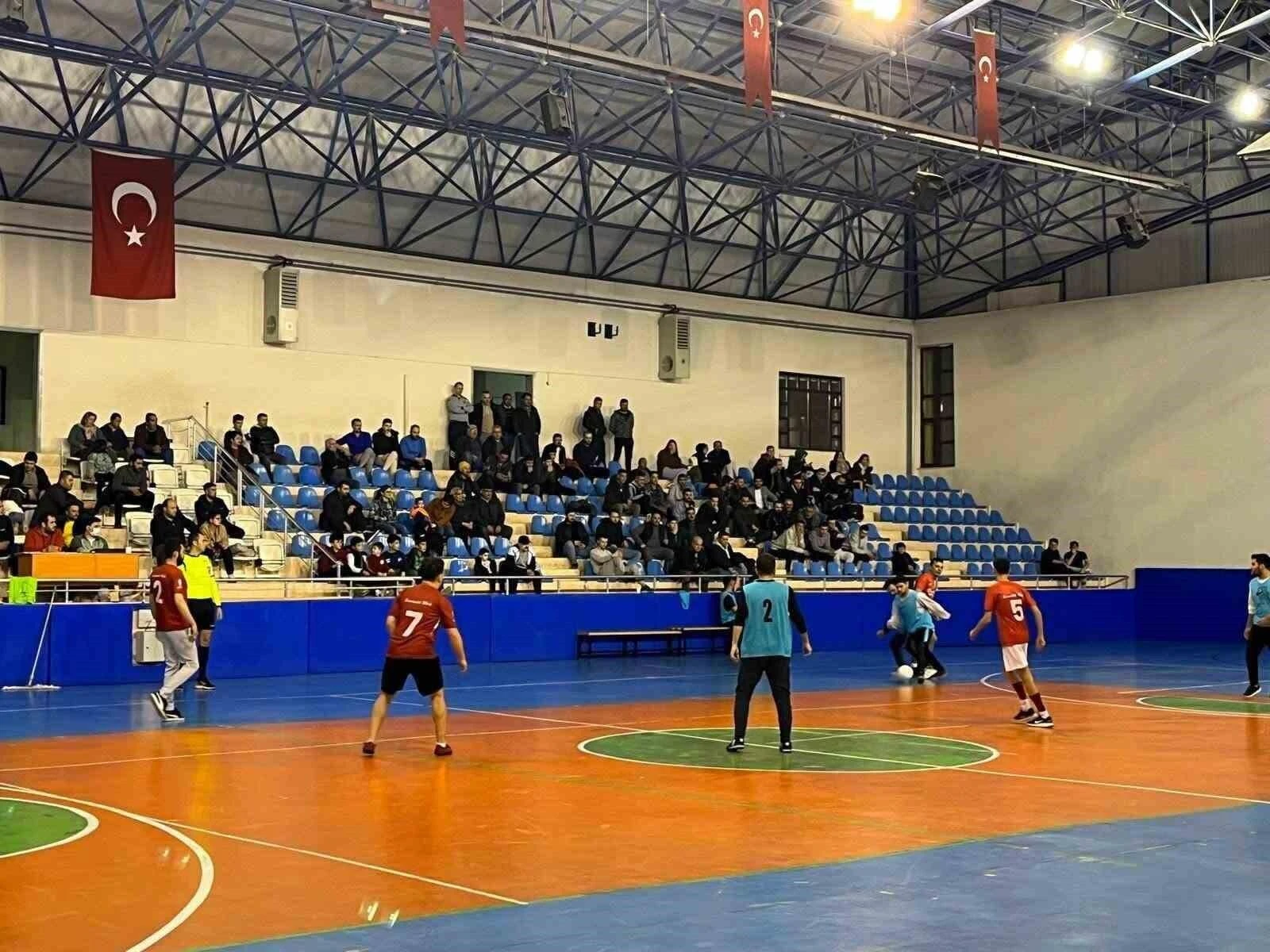 Denizli Tavas’ta Mahalleler Ligi Futsal Heyecanı