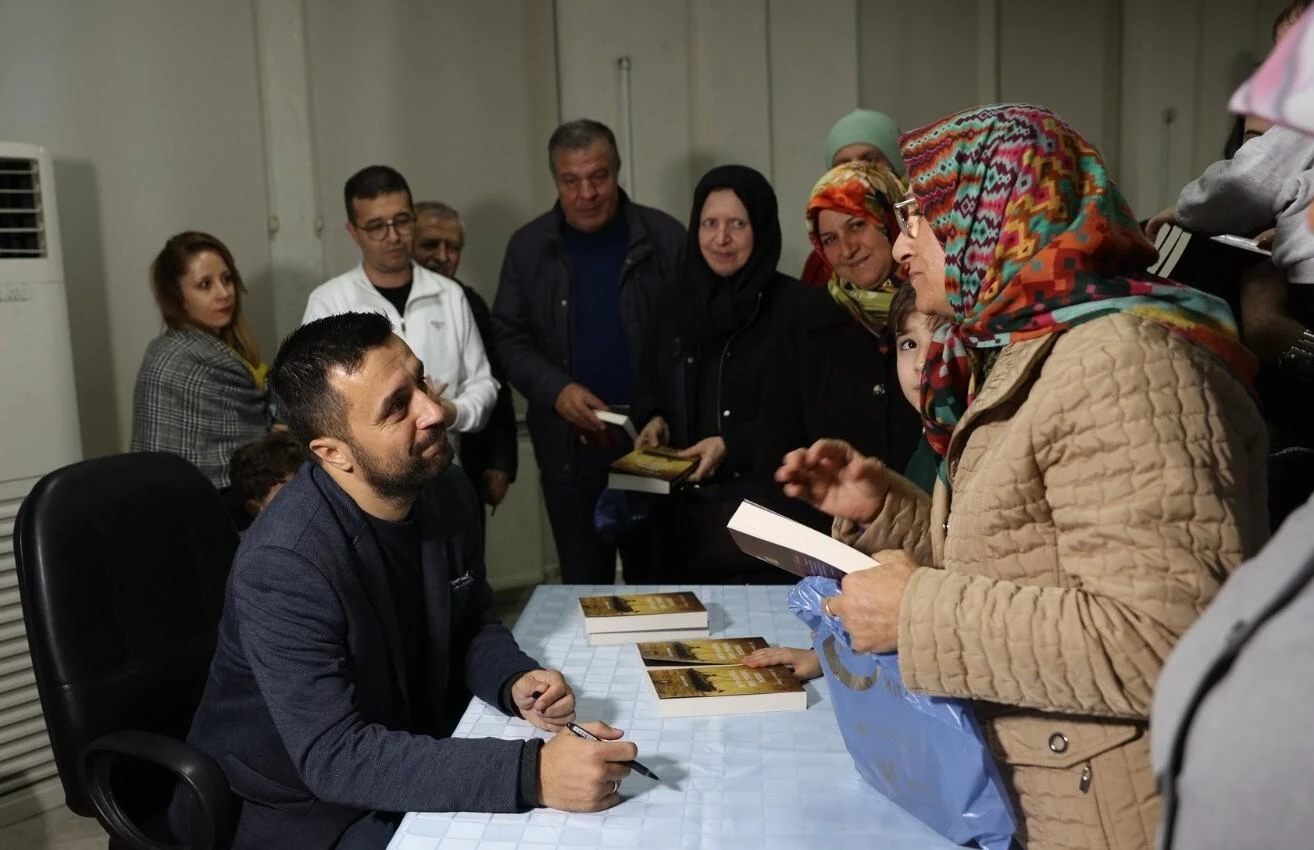 Denizlili Gazeteci Emrah Varol’un ‘Vatanı Yüreğinde Taşıyanlar’ Kitabı Honazlı Mübadillere Sunuldu