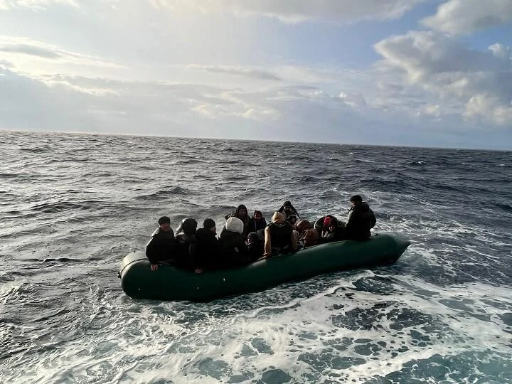 Didim’de Yunanistan’dan Geri İtilen 27 Düzensiz Göçmen Kurtarildi