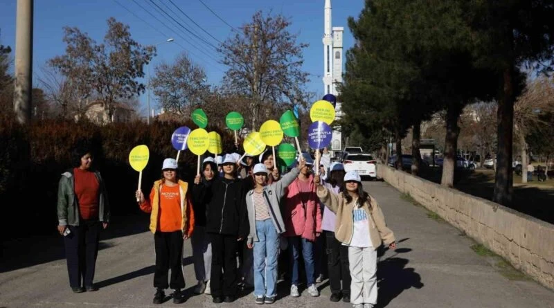 Diyarbakır'da Gazi Ortaokulu Öğrencileri Enerji Verimliliği Haftası Etkinliğinde 1