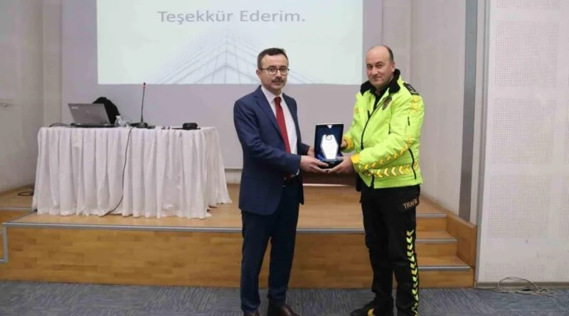 Dr. Öğr. Üyesi Ali Osman Yılmaz, Karabük İl Emniyet Müdürlüğü'nde Bütçe Yönetimi Konferansı Verdi 1