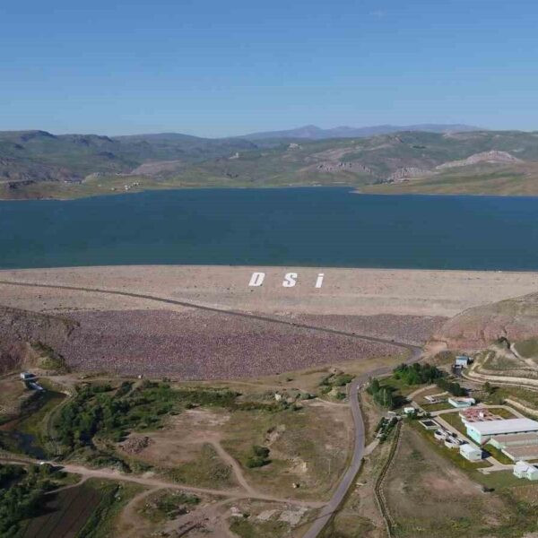 DSİ Genel Müdürlüğü'nün Ağrı İlçesinde yaptığı baraj ve göletlerin panoramik görüntüsü-1