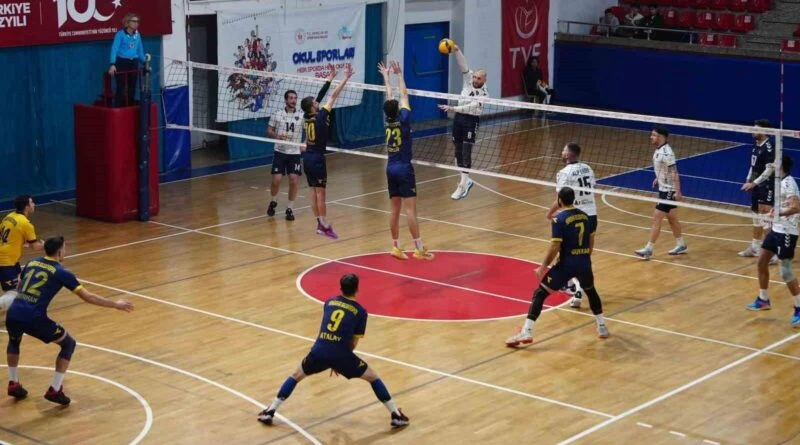 Düzce Belediyesi Spor Akademisi Erkek Voleybol Takımı, Play-Off'u Garantiledi 1