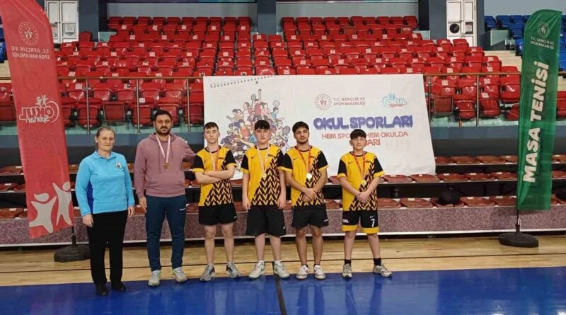 Düzce'de Okul Sporları Masa Tenisi Gençler Müsabakaları: Koca Yusuf ve Şişli Terakki Lisesi Birinci Oldu 1