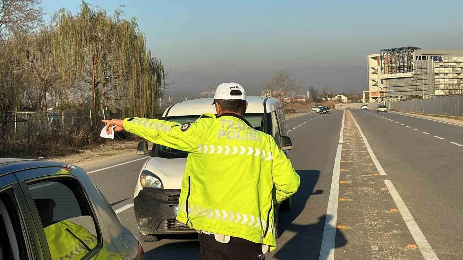 Düzce’de Son Haftada 2700 Araç Sürücüsüne Ceza, 163 Araç Trafikten Men Edildi