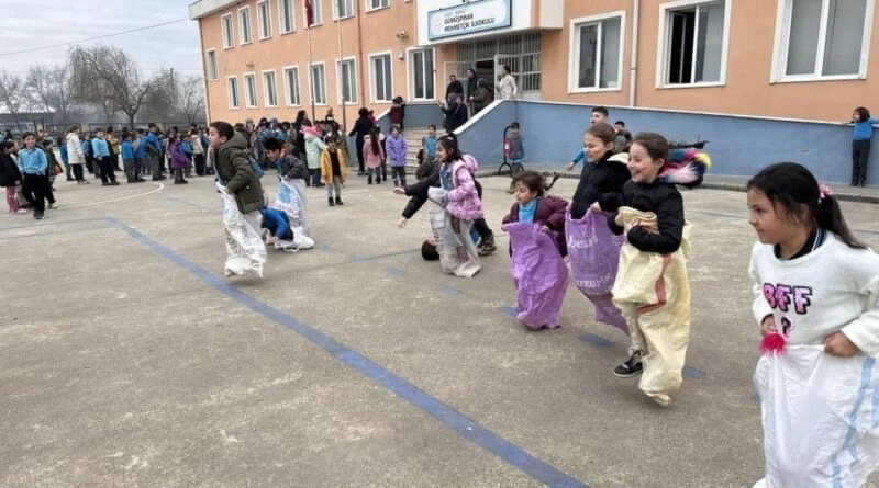 Düzce Gençlik ve Spor Müdürlüğü, Gümüşpınar Mehmetçik İlkokulu Öğrencilerine Unutulmaz Bir Gün Yaşattı 1