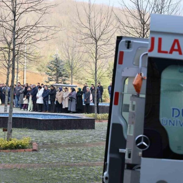 Düzce Üniversitesi Rektörlük binasında yangın tahliye tatbikatı-1