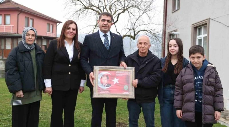 Düzce Valisi Selçuk Aslan, Şehit Ailelerini ve Gazileri Ziyaret Etti 1