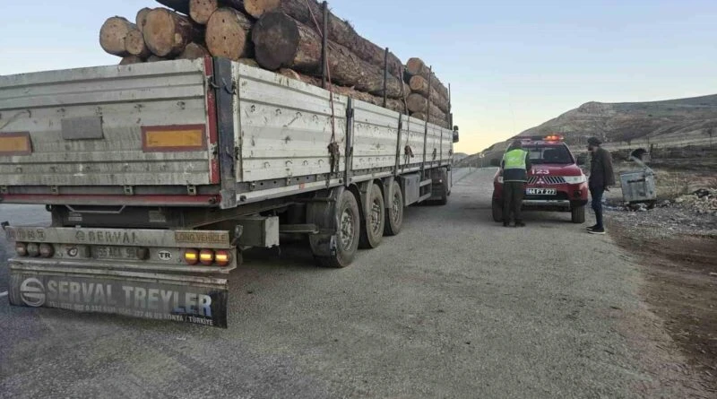 Elazığ'da Kaçak Orman Emvali Nakliyatı Önüne Geçilmek Amacıyla Denetim 1