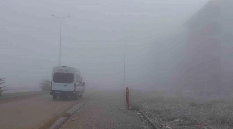 Elazığ'da Sis Etkisi: Görüş Mesafesi 10 Metreye Kadar Azaldı 1