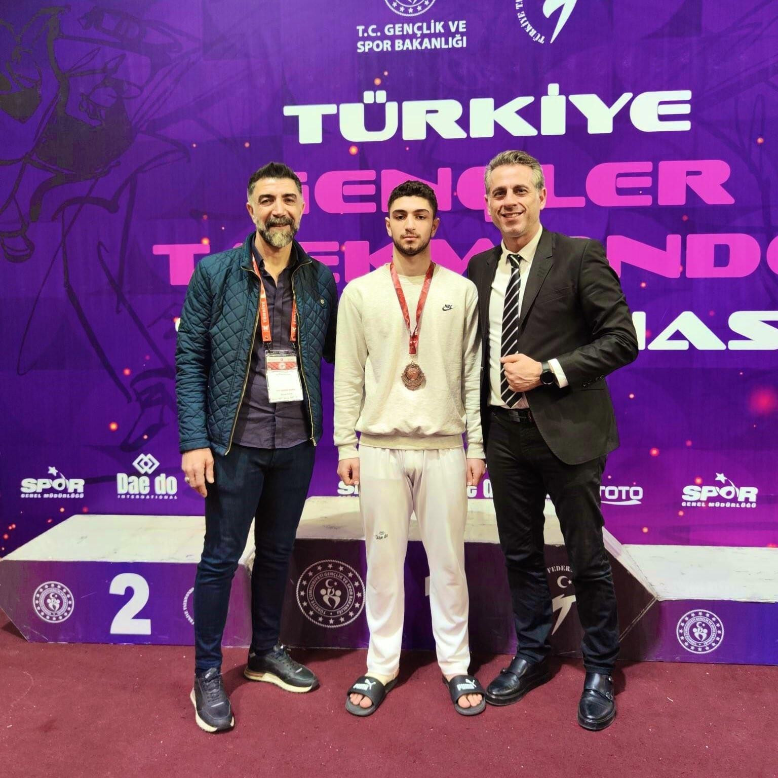 Elazığlı Bedirhan Kaya Taekwondo Türkiye Şampiyonasında Bronz Madalya Kazandı