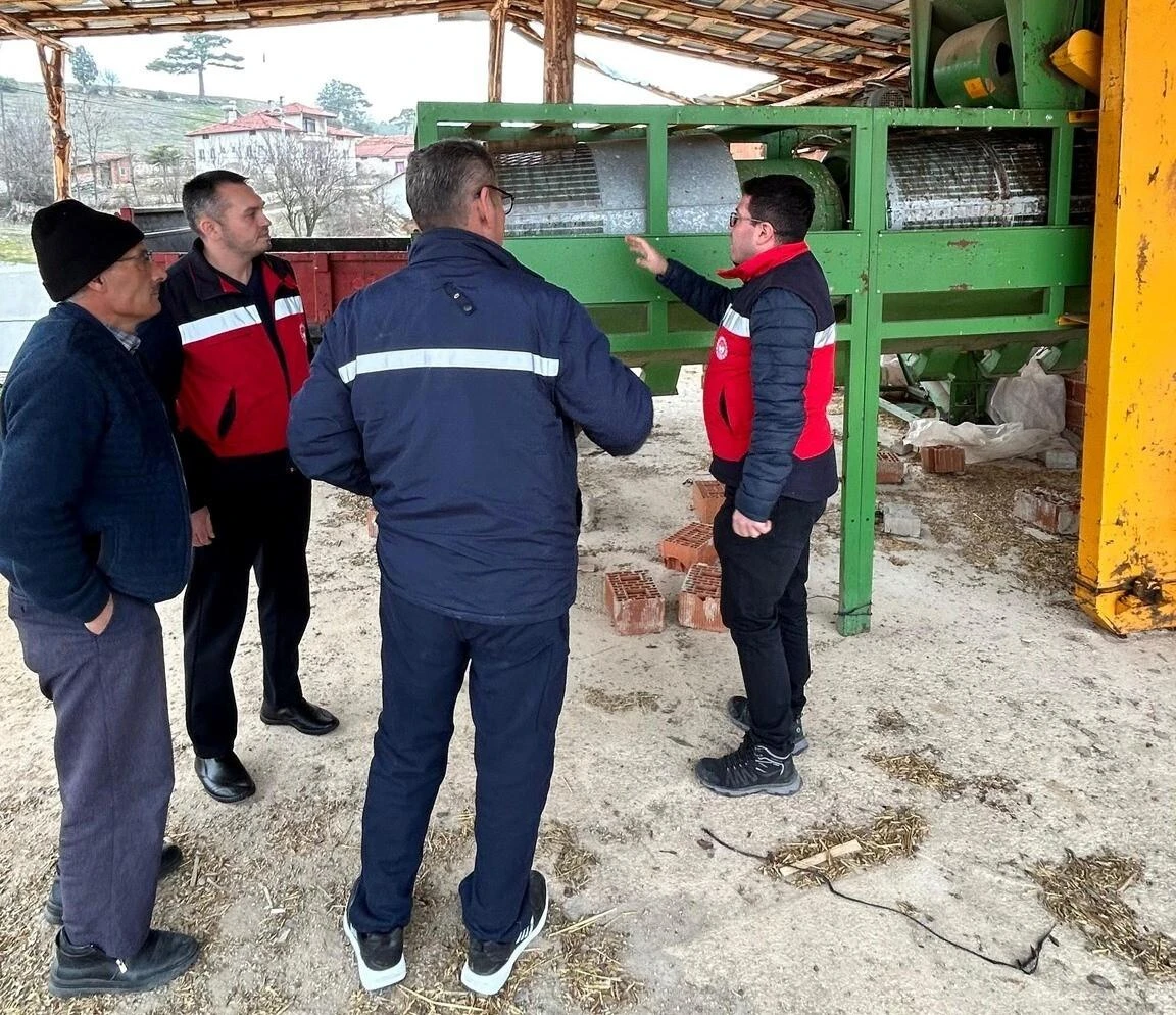 Emet İlçe Tarım ve Orman Müdürlüğü, Selektör Makinelerinin Çalışmasını İnceledi