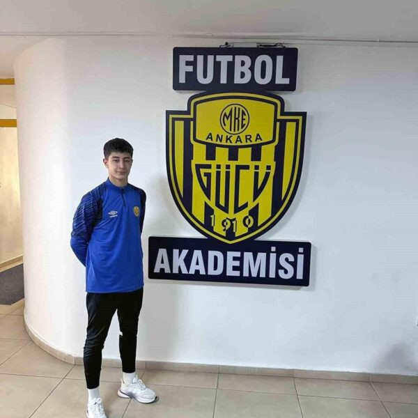 Enes Aslan MKE Ankaragücü formasıyla-1