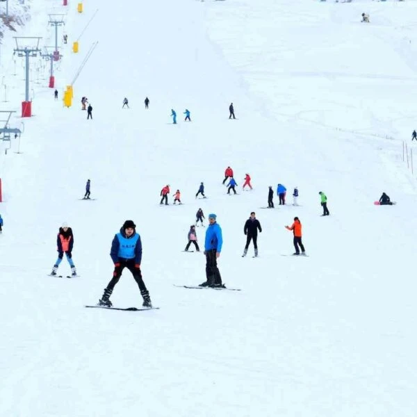 Ergan Dağı Kayak Merkezi'ndeki kar kalınlığı