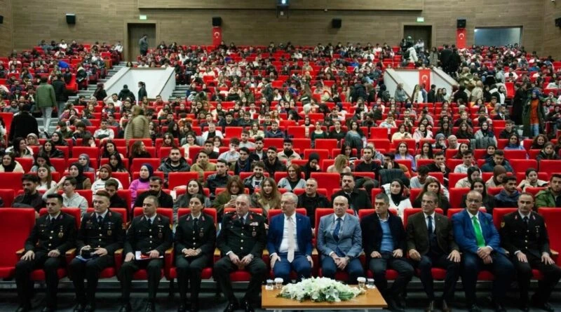 Erzincan Binali Yıldırım Üniversitesi'nde Jandarma Tanıtım Günü 2