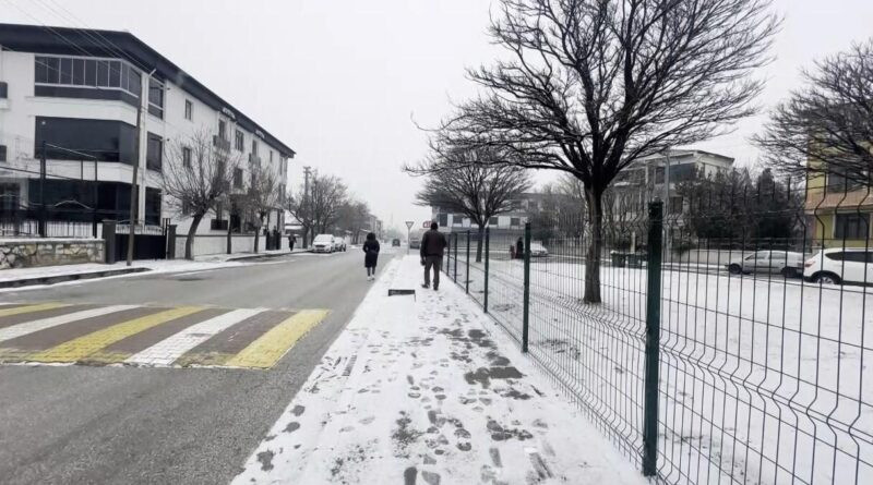 Erzincan'da Kar Yağışı Çocukların Sevincini Katladı 1